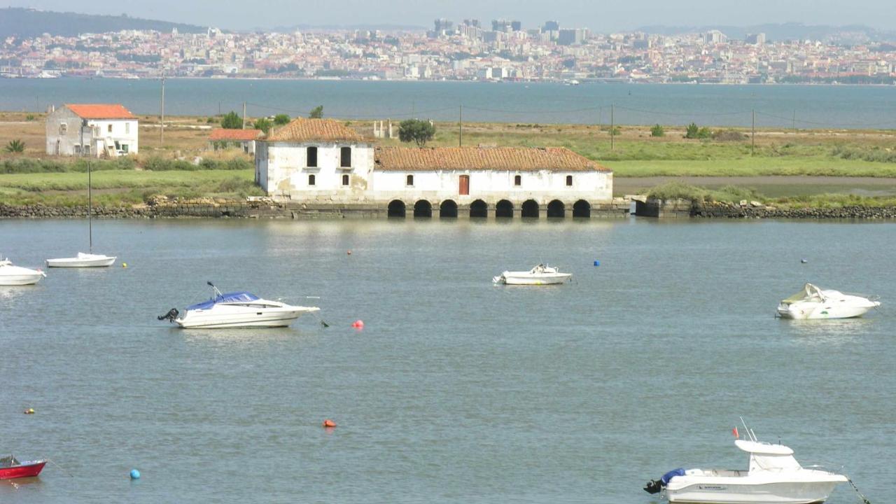 Legendary Bay Apartamento Tematico Apartment Seixal  Luaran gambar